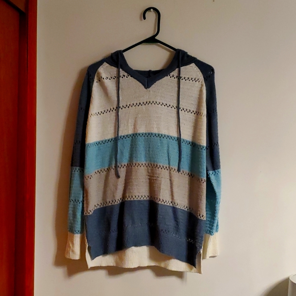 Simply Southern, blue and white light sweatshirt